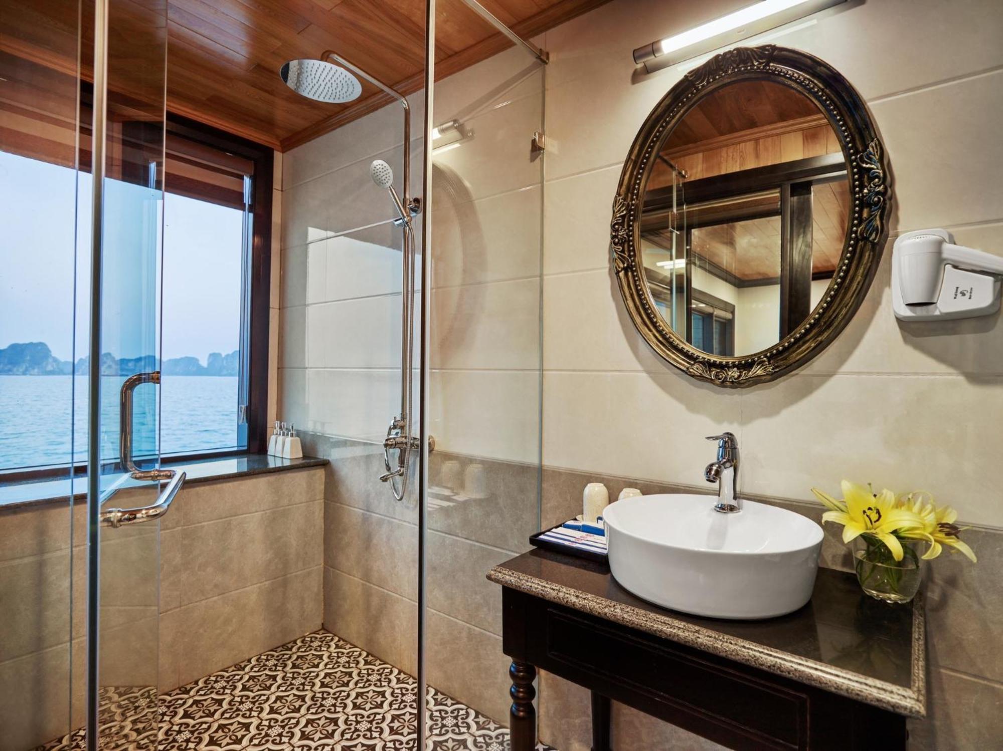 Halong Dragon Bay Cruise Hotel Ha Long Exterior photo