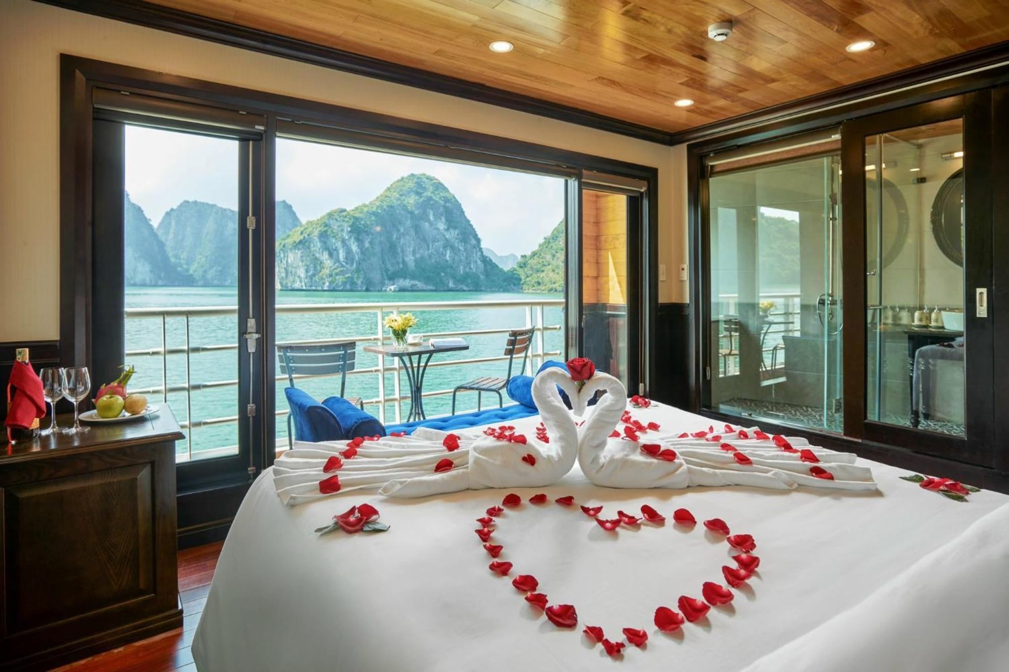Halong Dragon Bay Cruise Hotel Ha Long Exterior photo